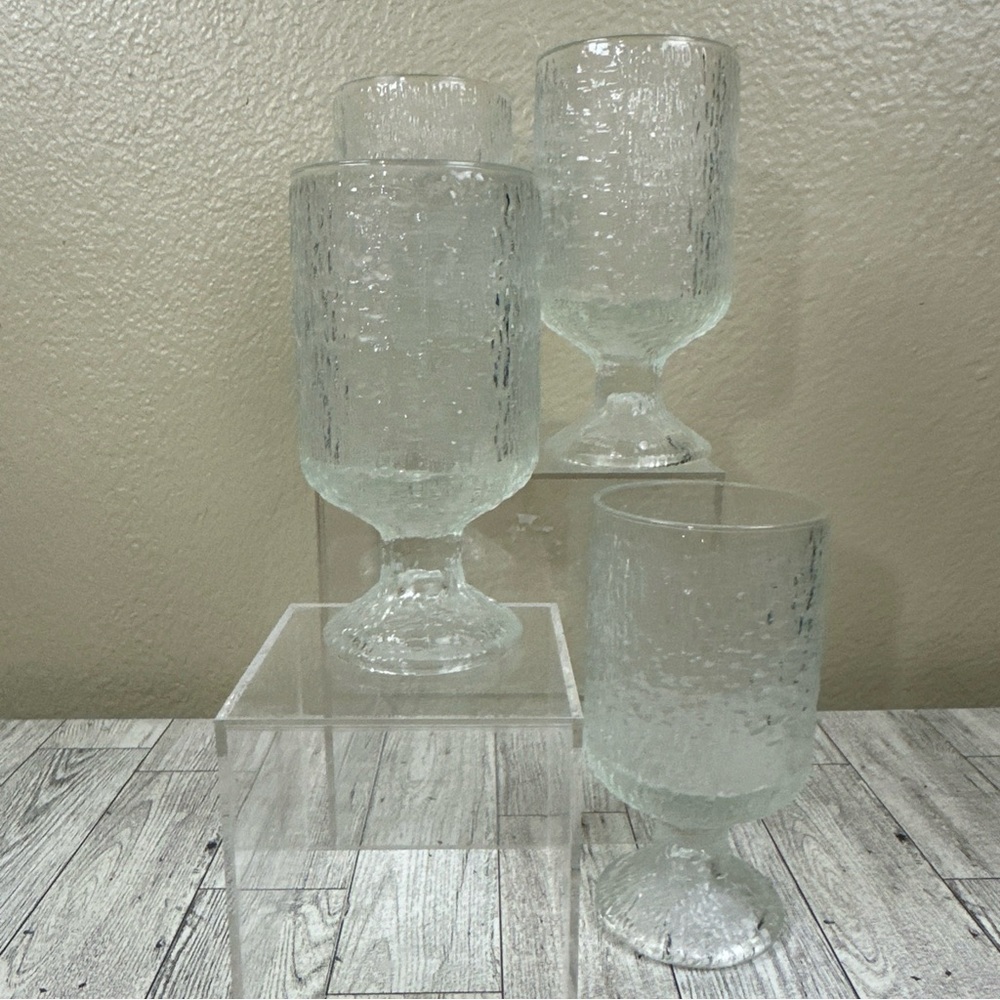 Vintage Indiana Glass Footed Wine/Drink Glass Set of 4 Textured Icicle 5.25"h‎